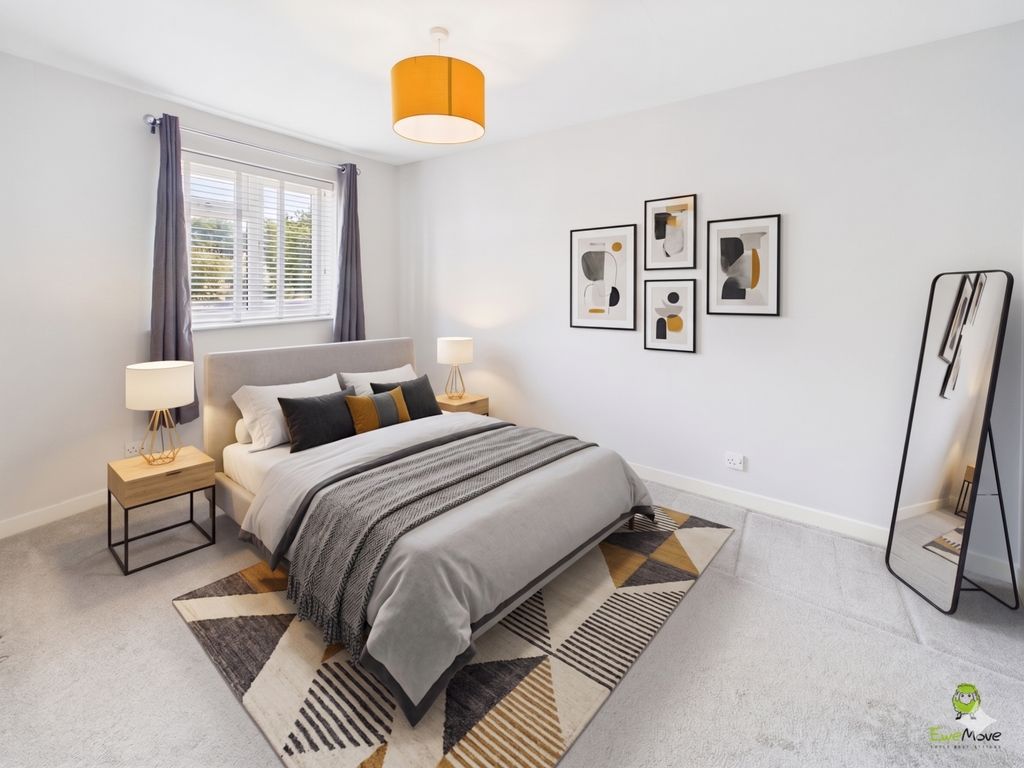 Property photo 3 of 15 Master Bedroom Presented By James Hillier Ewemove