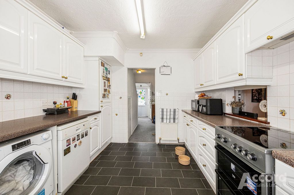 Property photo 3 of 24