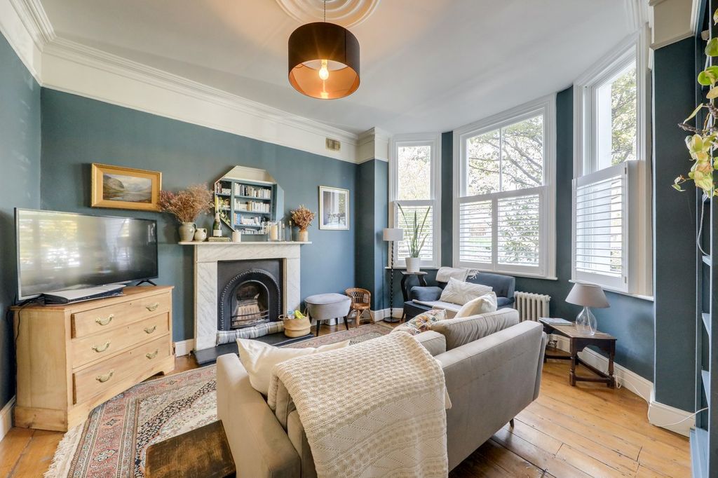 Property photo 3 of 23