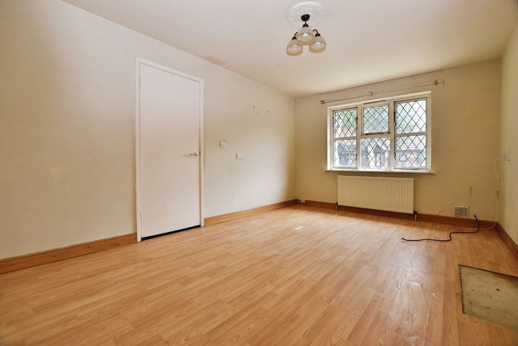 Property photo 1 of 6 Lounge / Diner