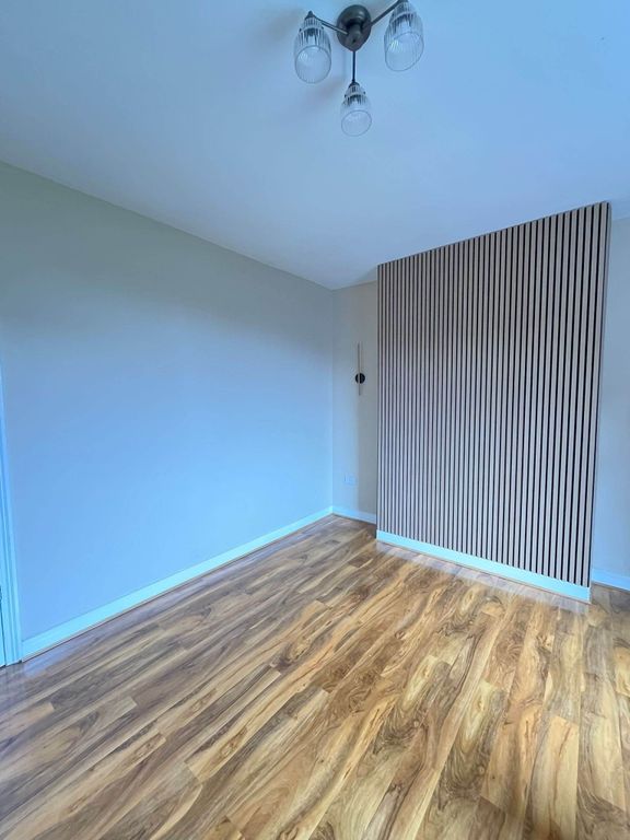 Property photo 2 of 7 Image