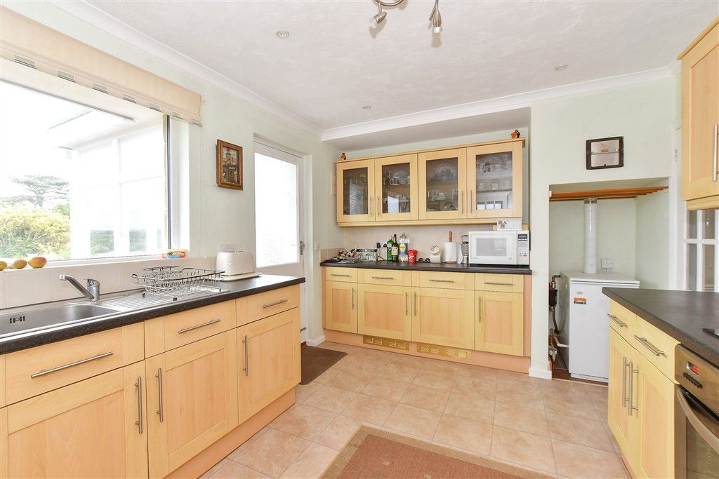 Property photo 2 of 4 Kitchen