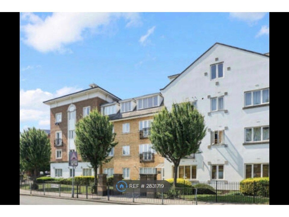 Property photo 2 of 10 1st Floor Flat With Lift