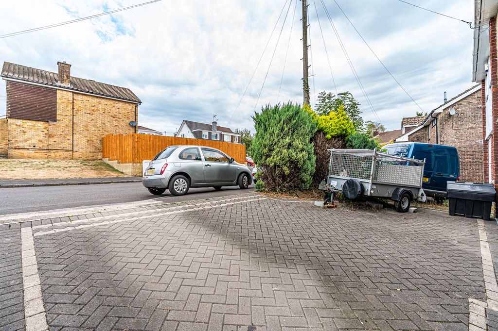 Property photo 2 of 33