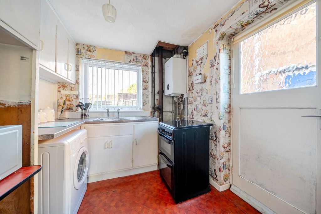 Property photo 3 of 19 1385289-16-6929Aecb487E3.Jpg