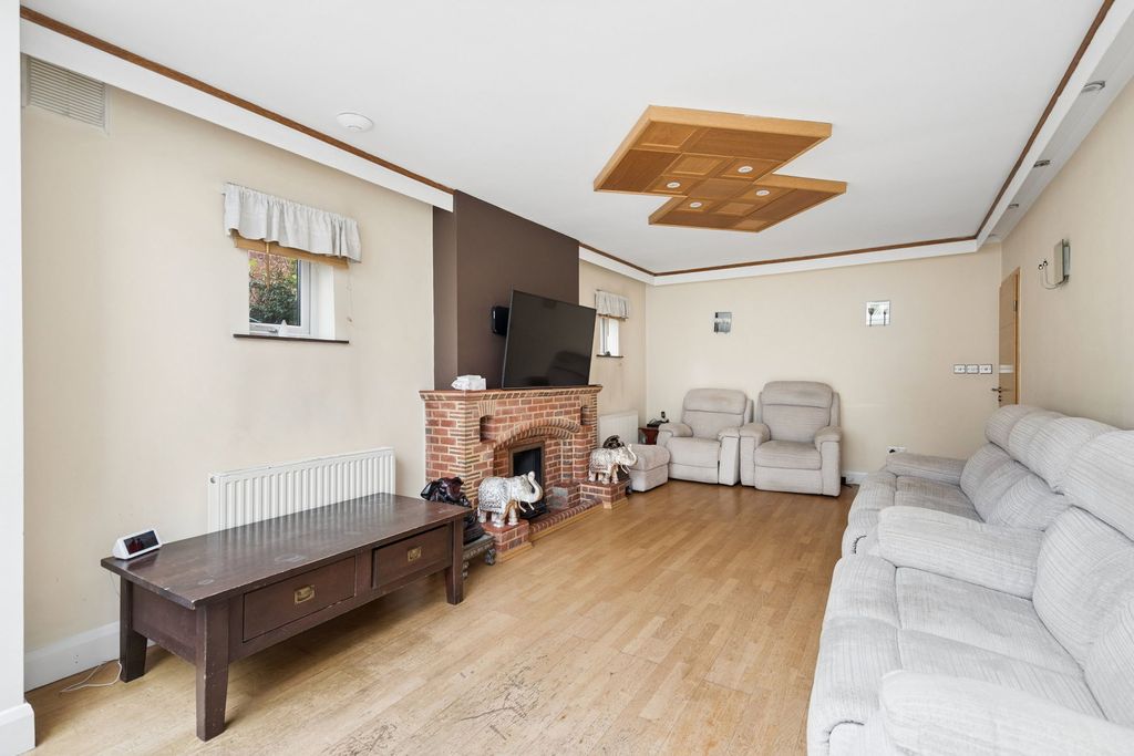 Additional image 4 of 6 bed detached house for saleChiltern Road, Pinner HA5