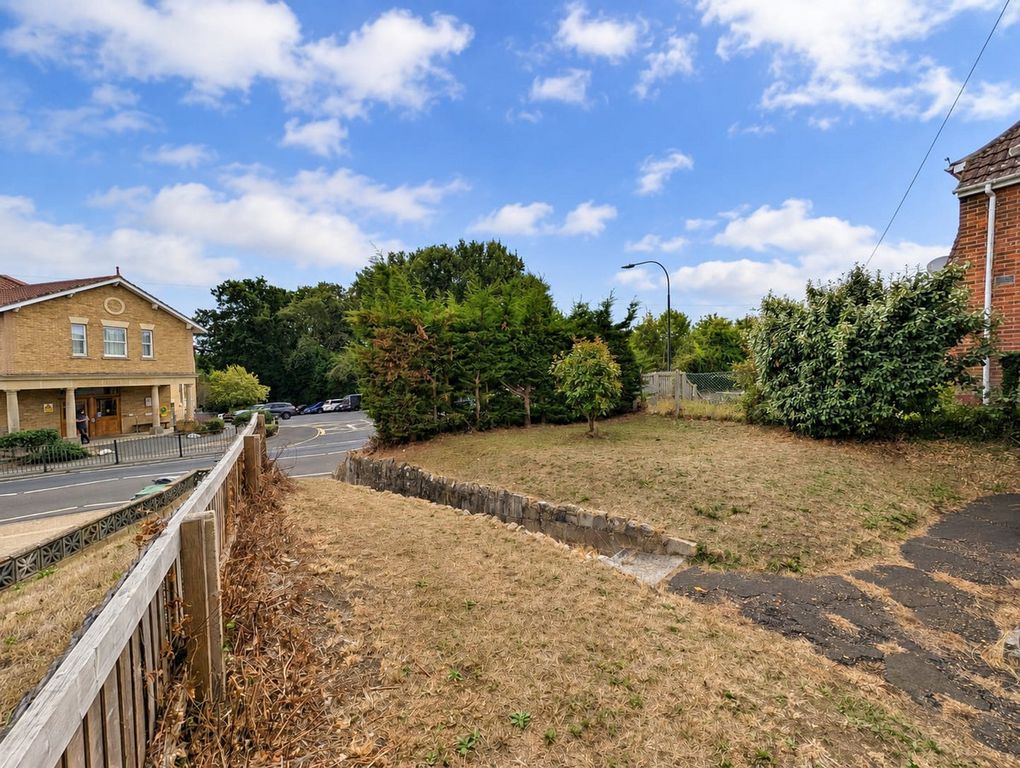 Property photo 2 of 24