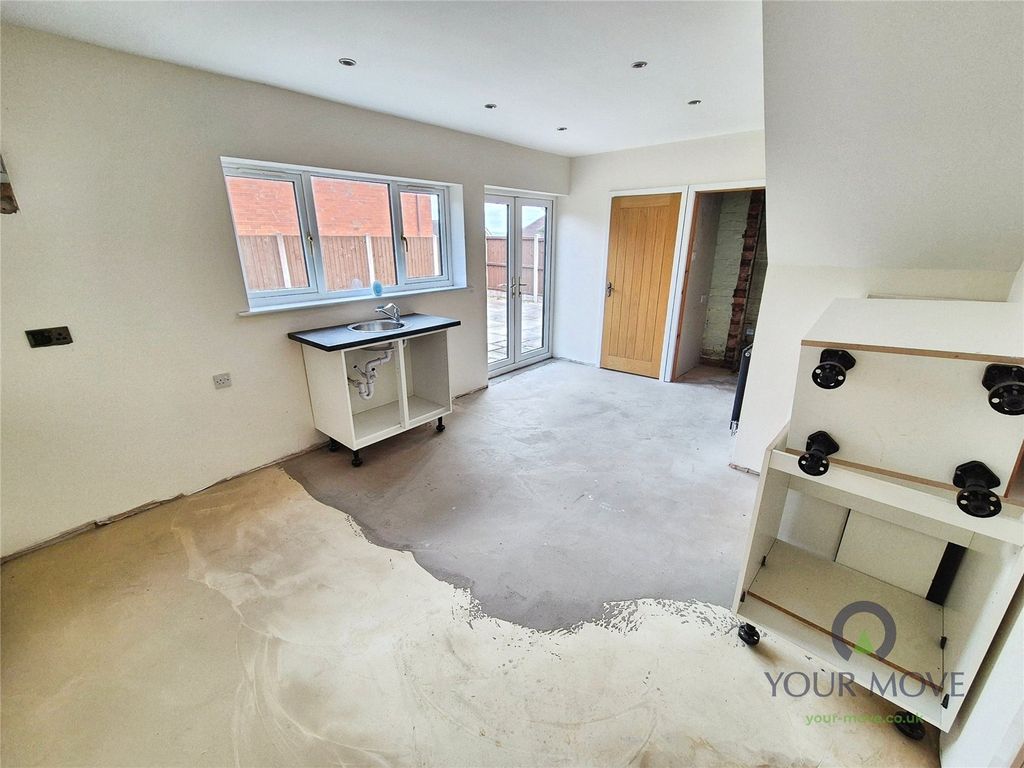 Property photo 3 of 9 Kitchen