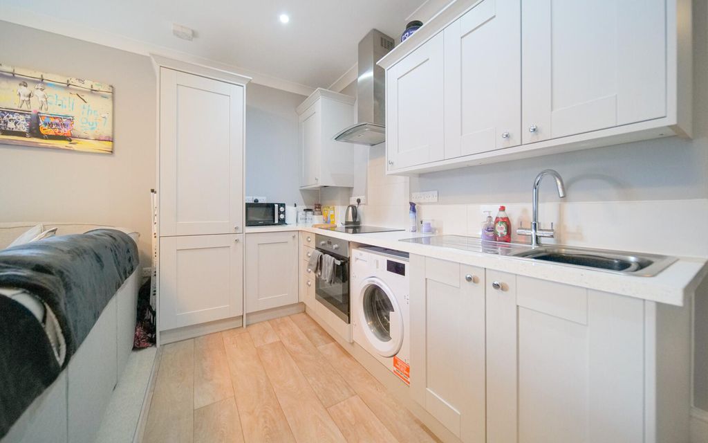 Property photo 2 of 6 P1069790.Jpg