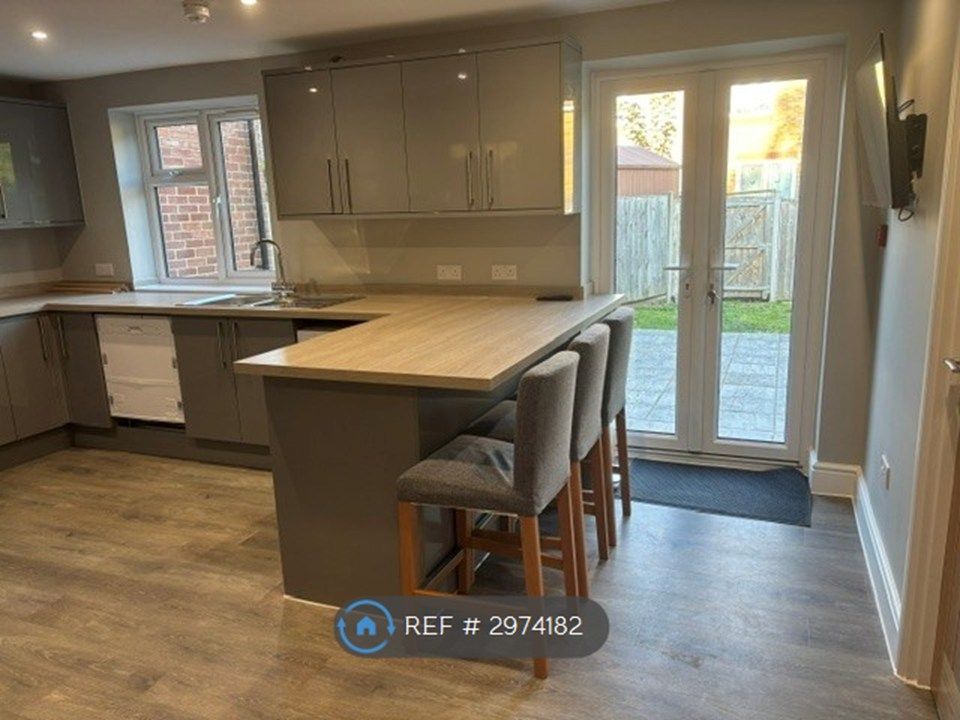 Property photo 2 of 5 Shared Kitchen