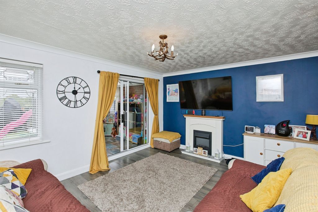 Property photo 3 of 25