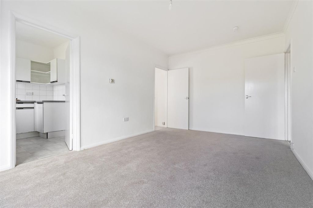 Property photo 3 of 9 St Botolphs_002.Jpg