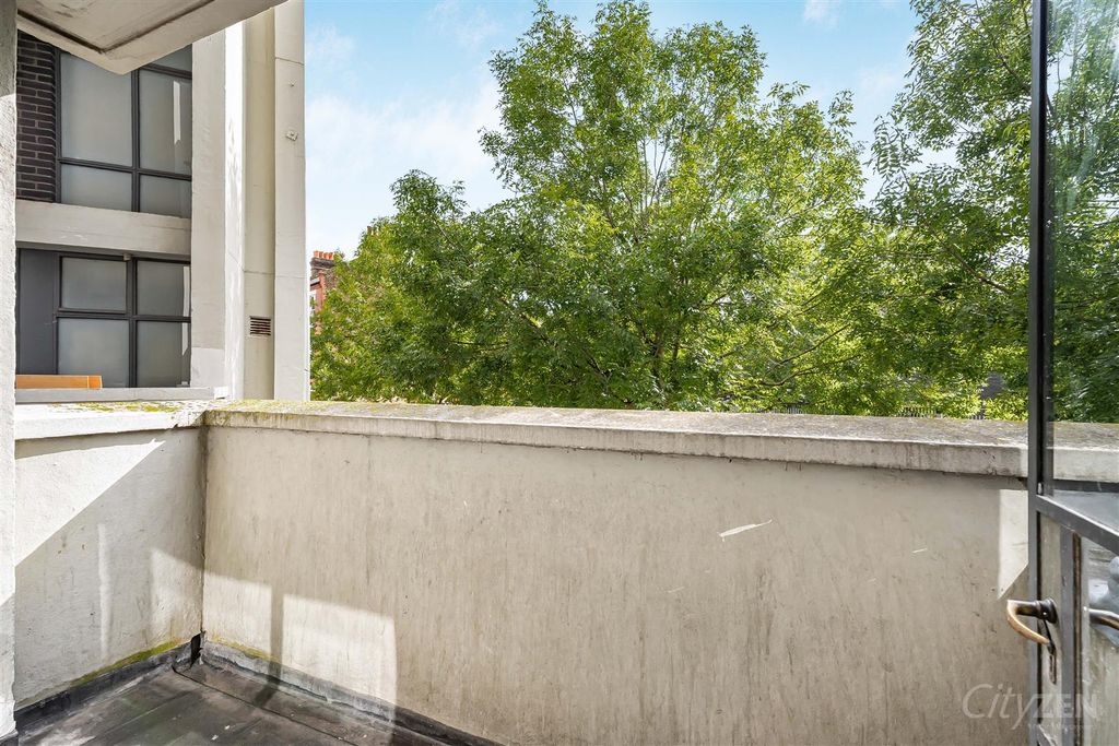 Property photo 3 of 20 Balcony