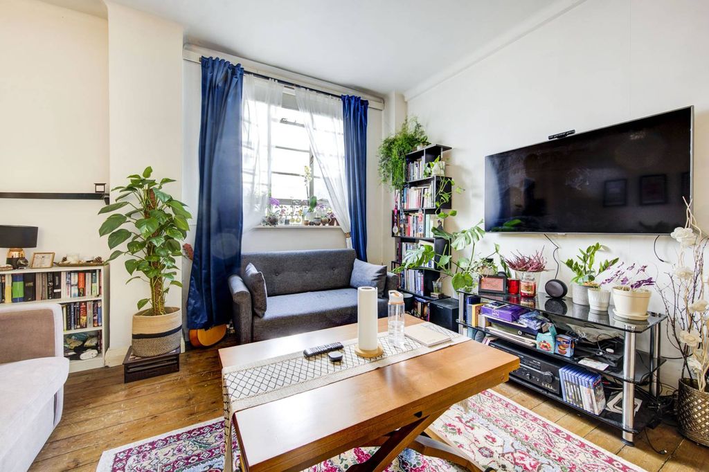 Property photo 3 of 11