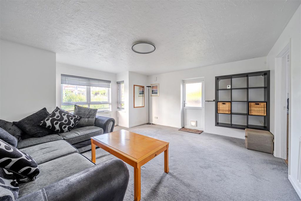 Property photo 1 of 17 1466889-7-6A17584149428.Jpg
