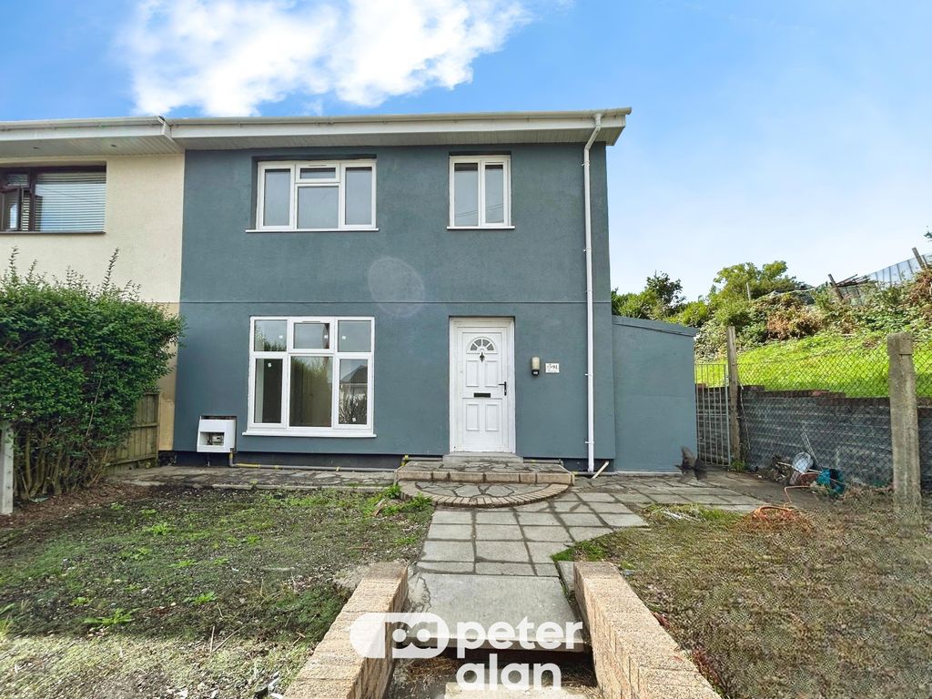 Property photo 1 of 18 Front