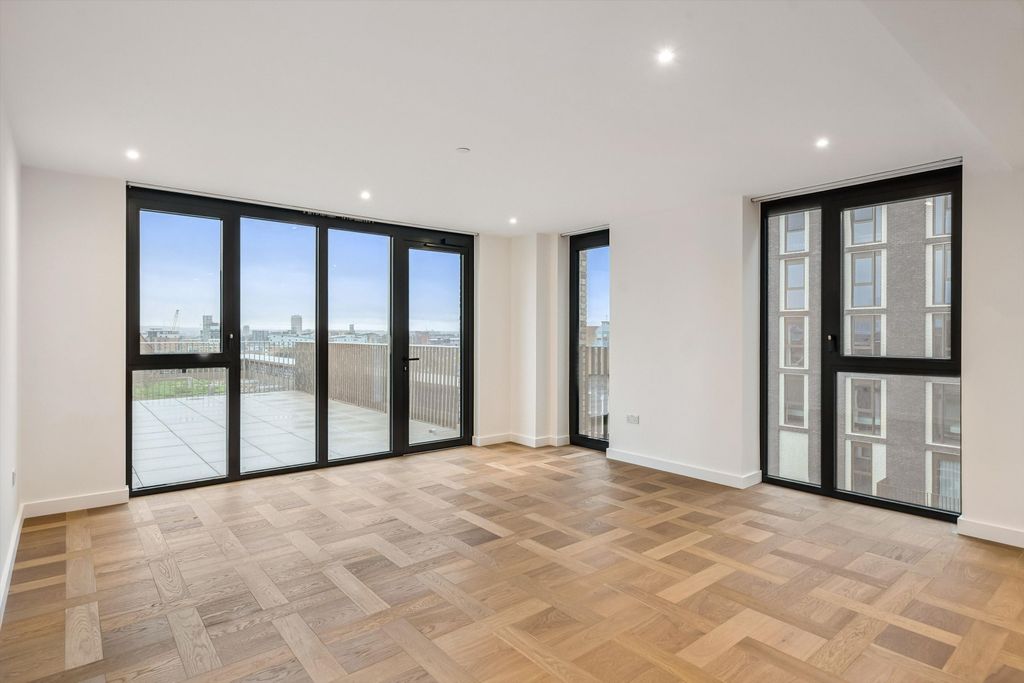 Property photo 2 of 13 Image