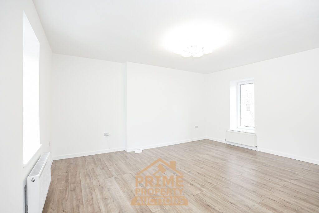 Property photo 2 of 27