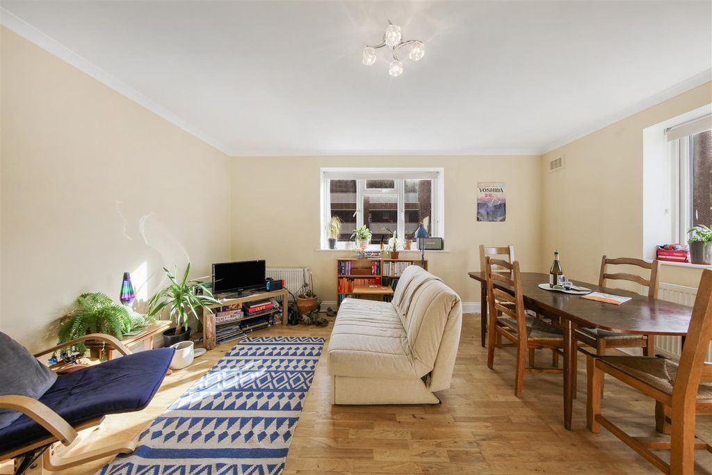 Property photo 1 of 16 Flat 8, Wiltern Court - Gp5Rmrzrbfdqgagbefyj.Jpg