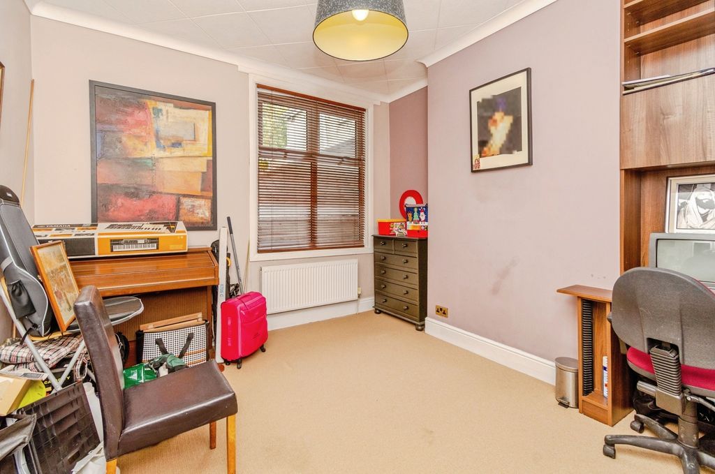 Property photo 3 of 17 Photo