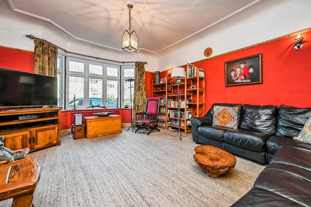 Property photo 3 of 18 Photo