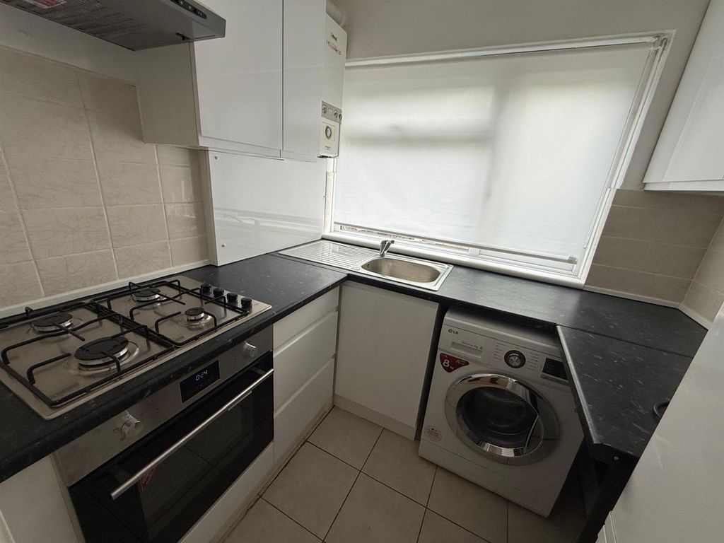 Property photo 2 of 12 Kitchen