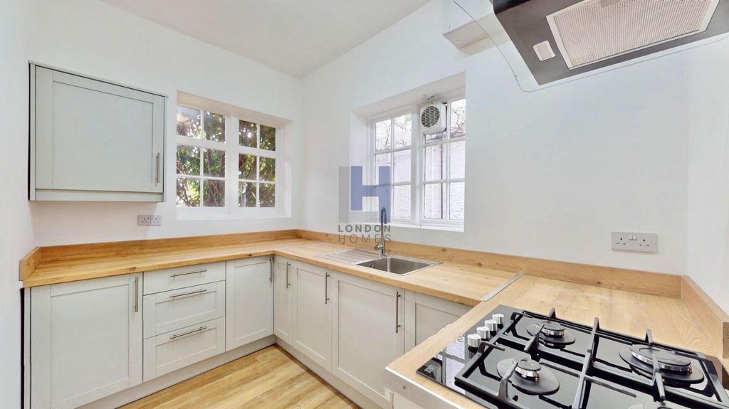 Property photo 3 of 27