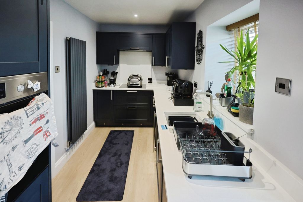 Property photo 3 of 10 Pbox-Img.Jpg