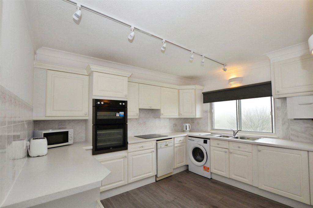 Property photo 3 of 13 3 - Picture No. 25