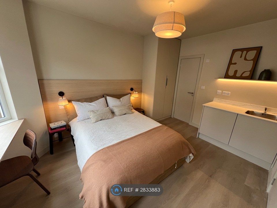 Property photo 1 of 20 Each Rooms Has Spacious Storage Bed