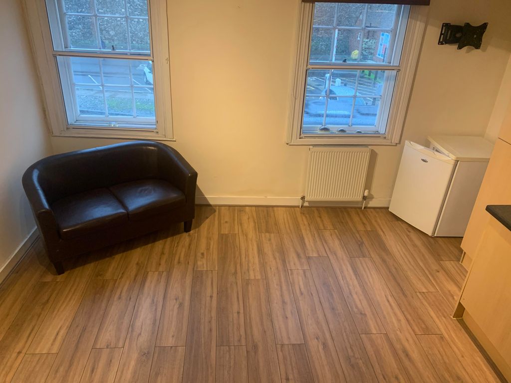 Property photo 2 of 7 Living Room