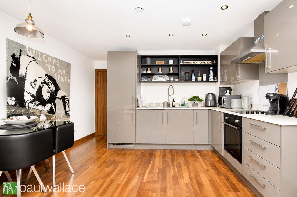 Property photo 3 of 16 Kitchen / Diner