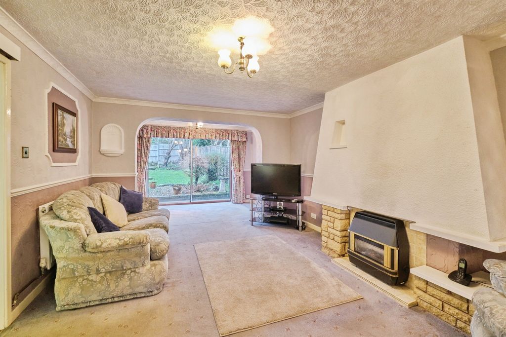 Property photo 2 of 20