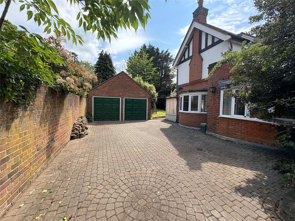 Property photo 2 of 16 Drive &amp; Garages