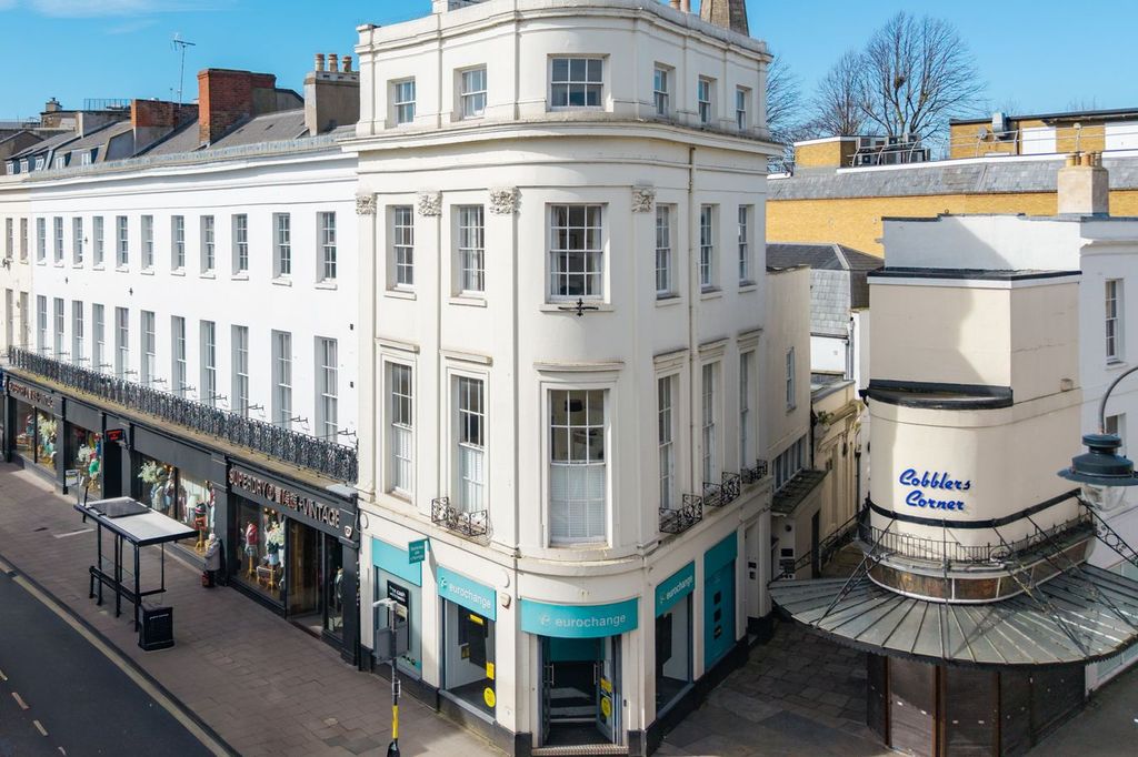 2 bed flat for saleHigh Street, Cheltenham GL50