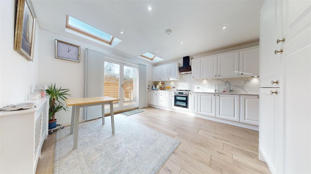 Property photo 3 of 20 Kitchen Dining Room