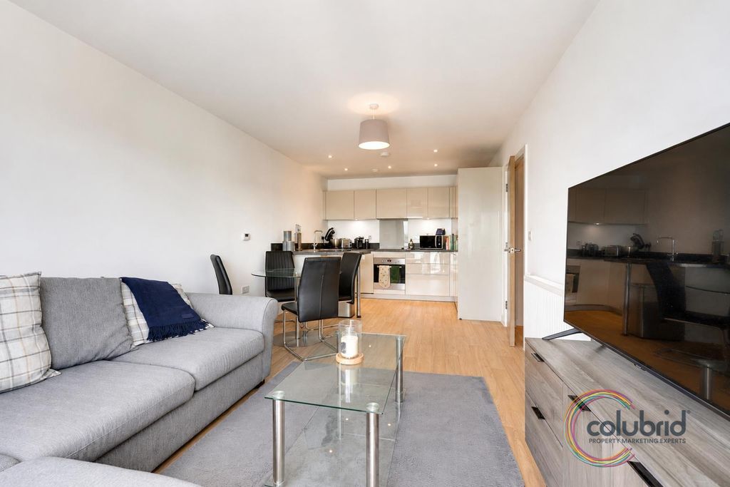 Property photo 2 of 10