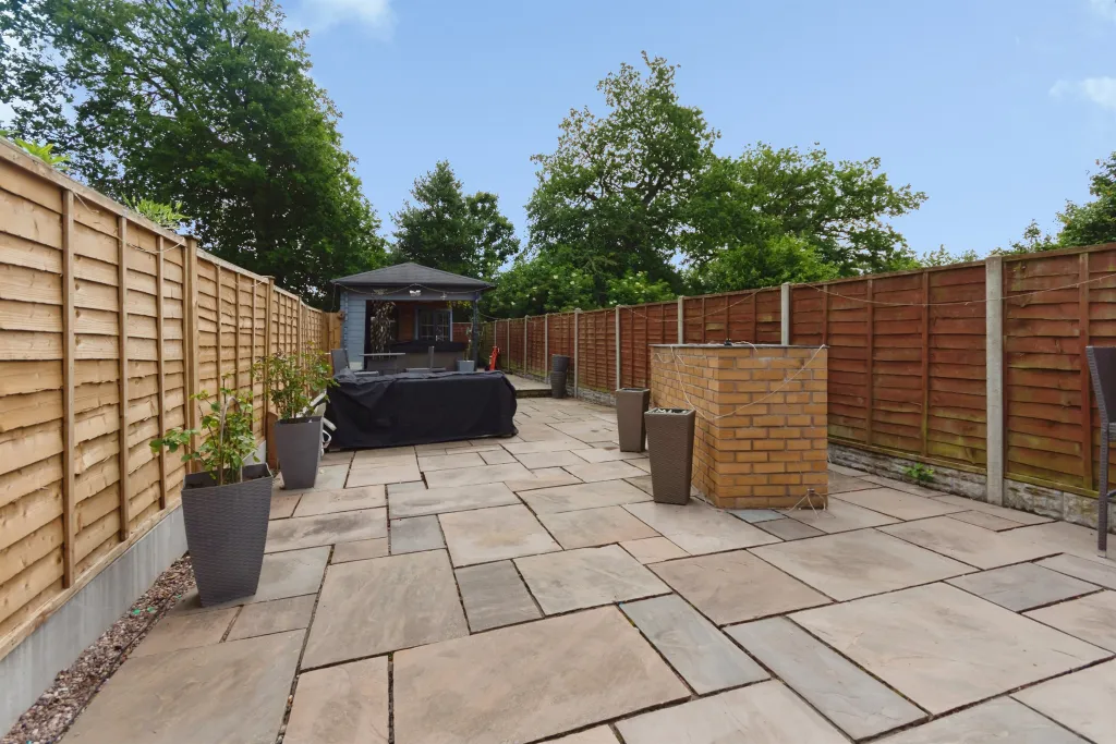 House in Birmingham, West Midlands - More