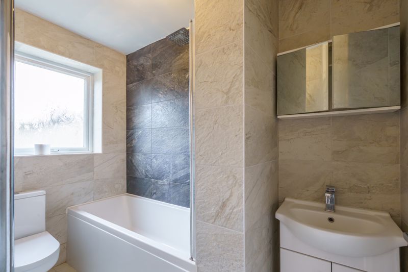 Property photo 1 of 17 Photo 6