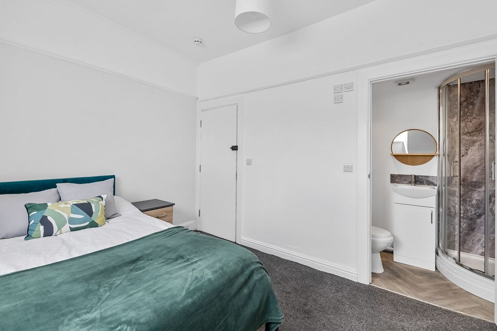 Property photo 1 of 6 0010