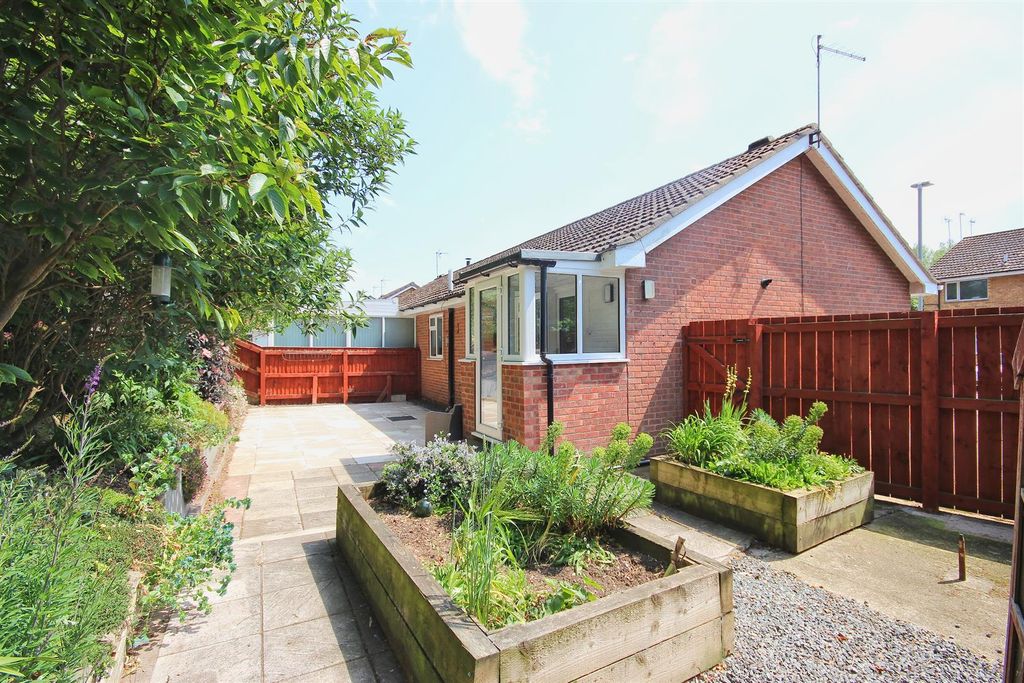 Property photo 2 of 18 Outside