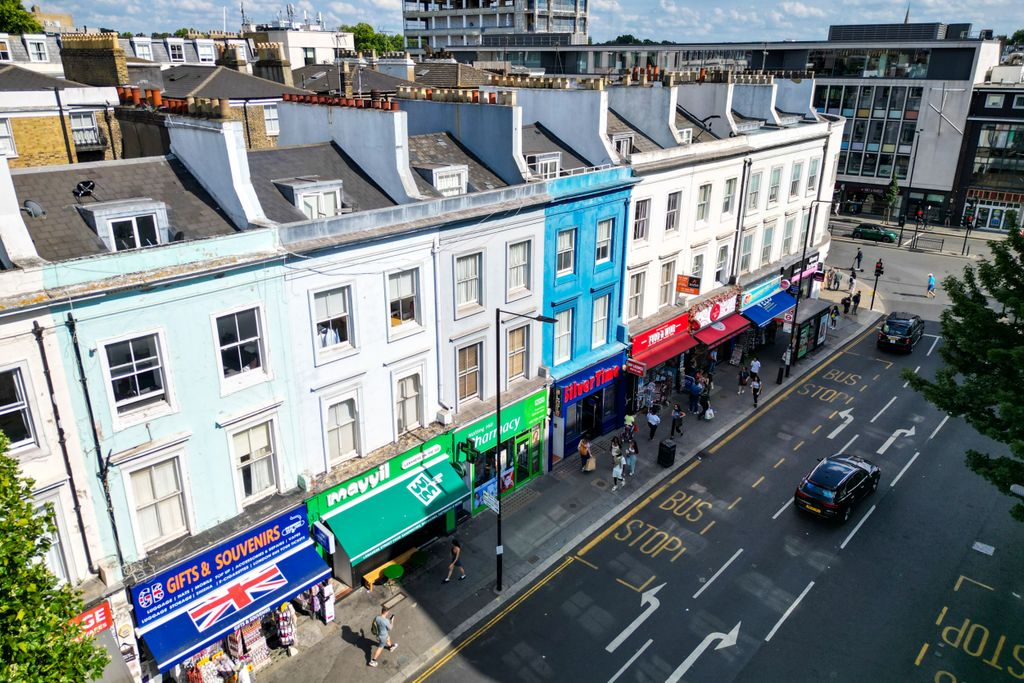 Property photo 2 of 4 10 Pembridge Road, London W11 3Hl