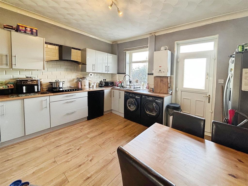 Property photo 3 of 18 Kitchen/Diner