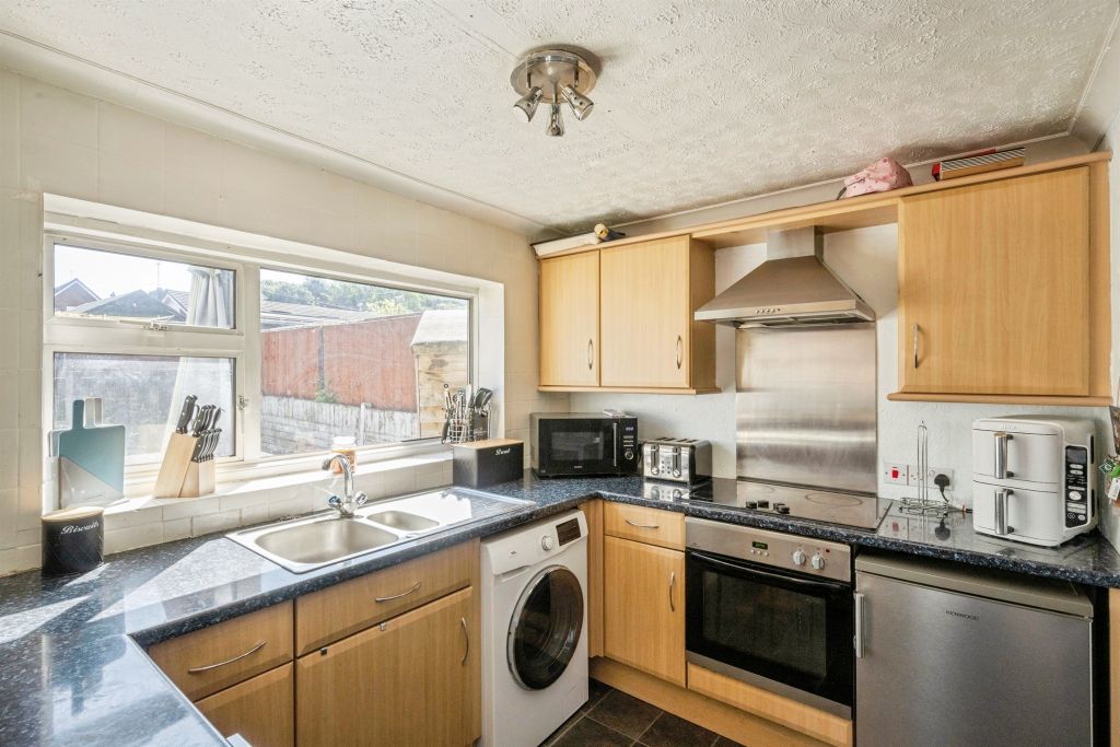 Additional image 4 of 3 bed semi-detached house for saleDewsbury Avenue, Scunthorpe DN15