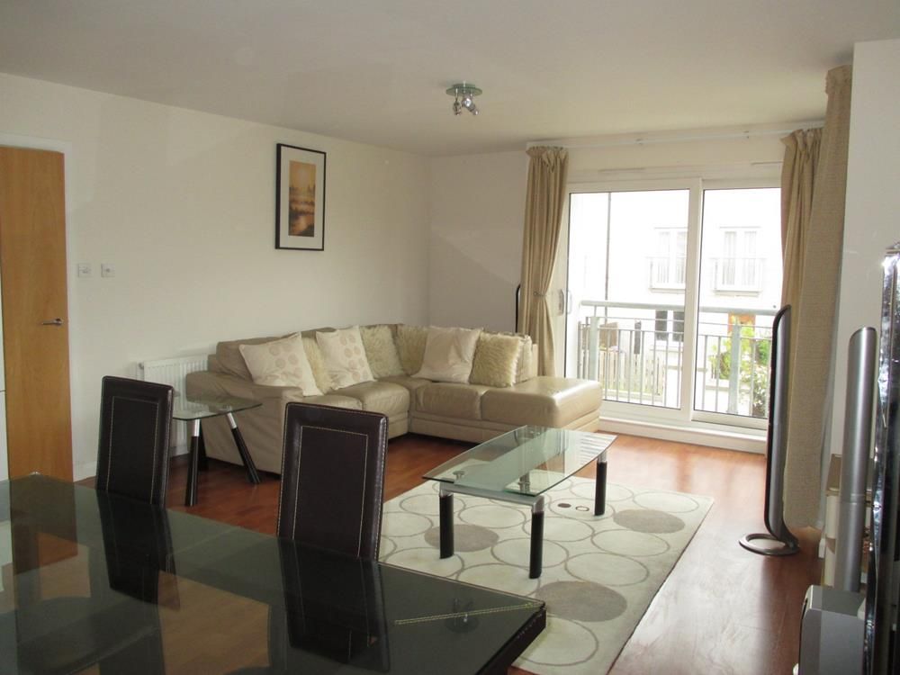 Property photo 1 of 12 025