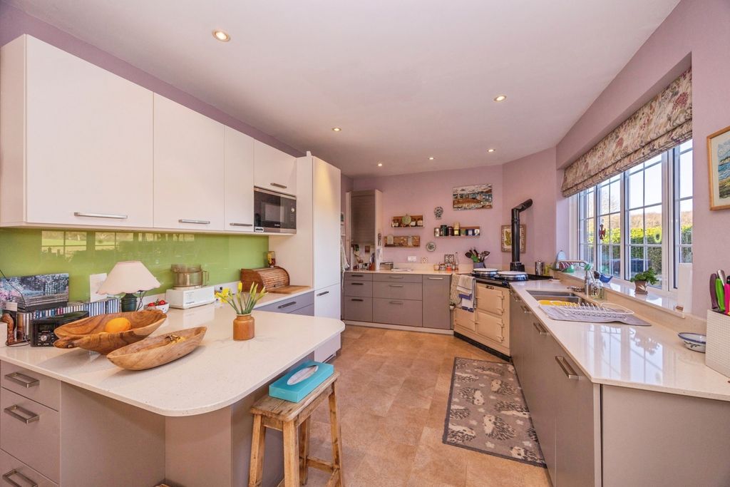 Property photo 3 of 22 Pbox-Img.Jpg