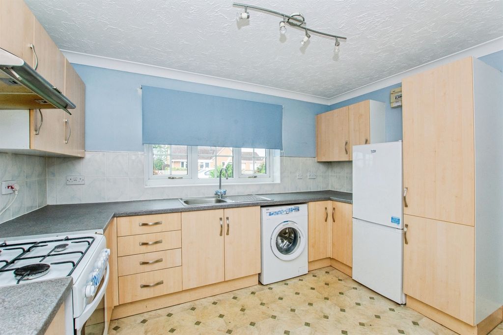 Property photo 2 of 12