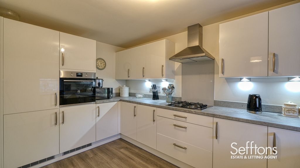 Property photo 3 of 21 Dscf1222_93