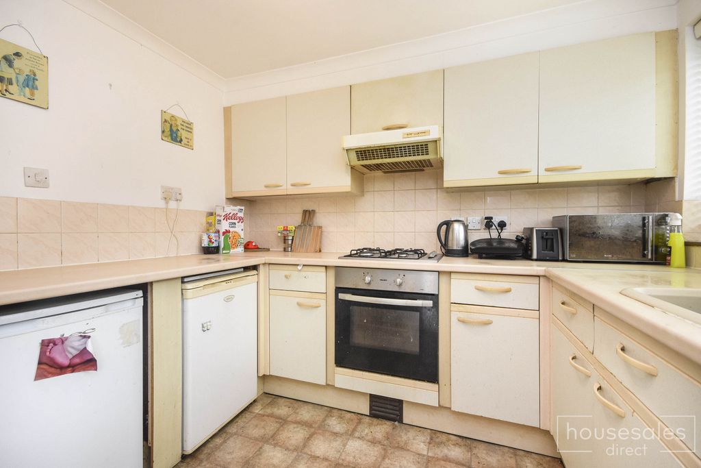 Property photo 2 of 10