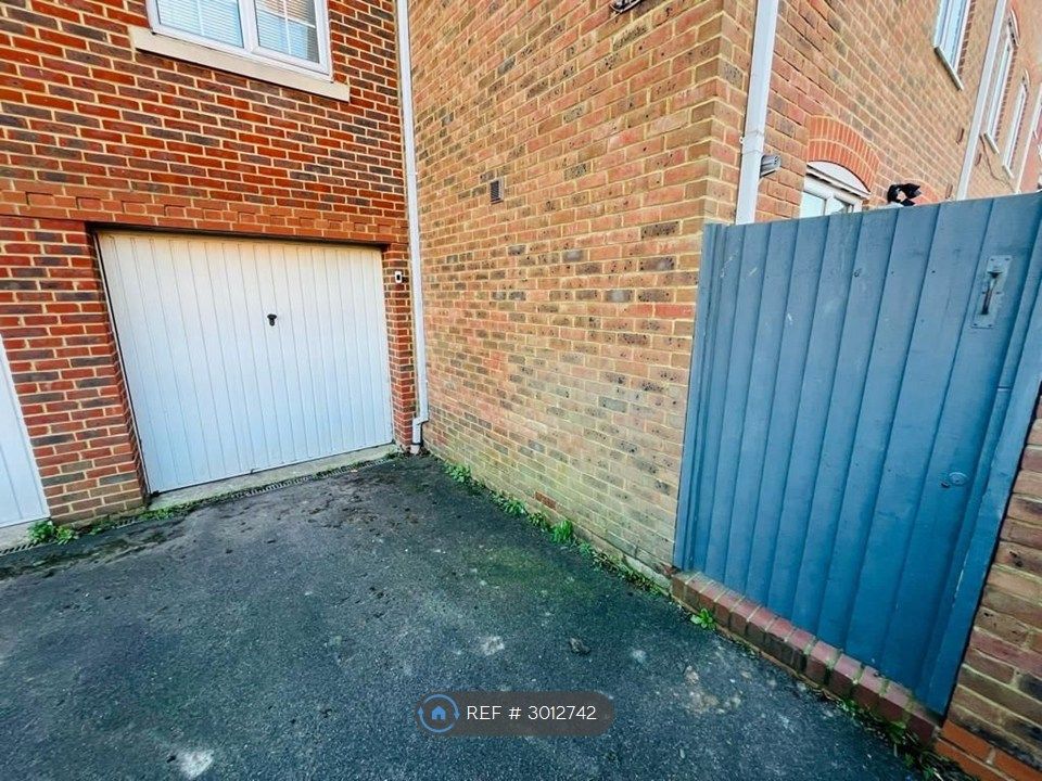 Property photo 3 of 14 Garage / Rear Garden Entrance